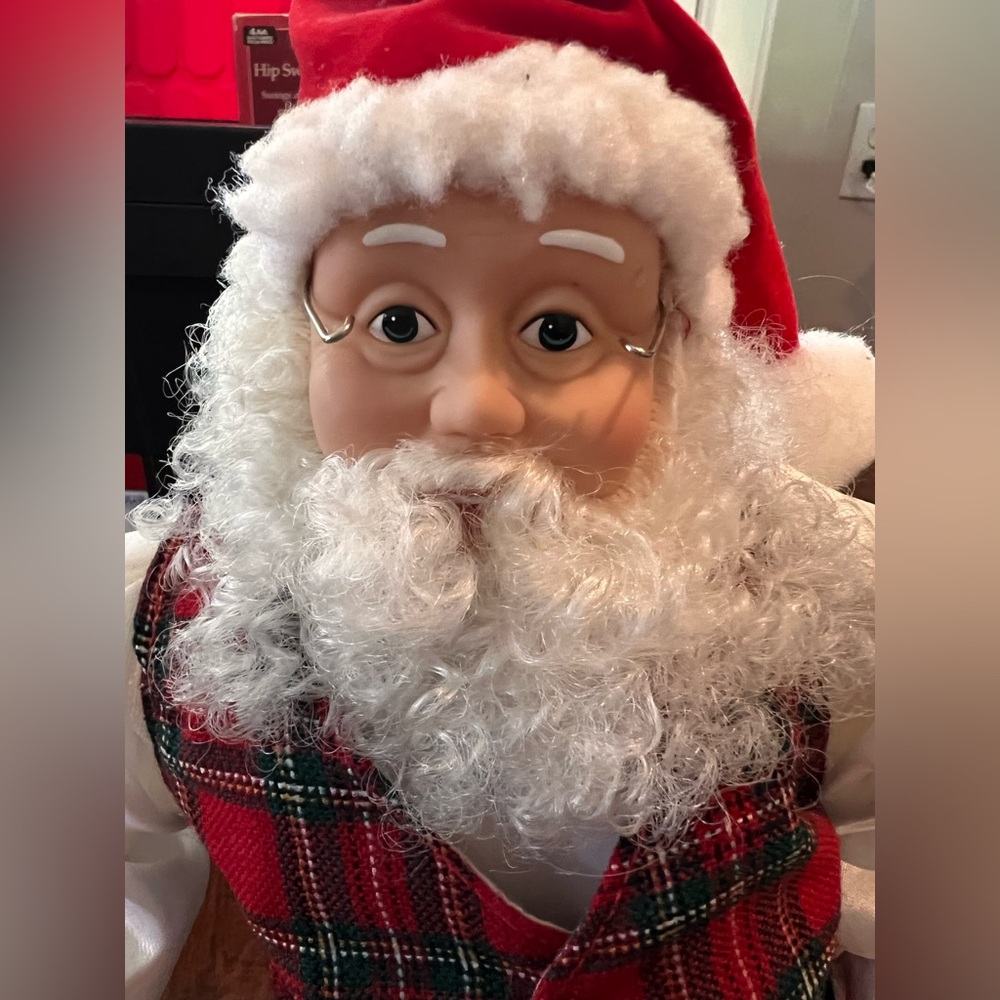 Holiday time 18” hip swinging Santa